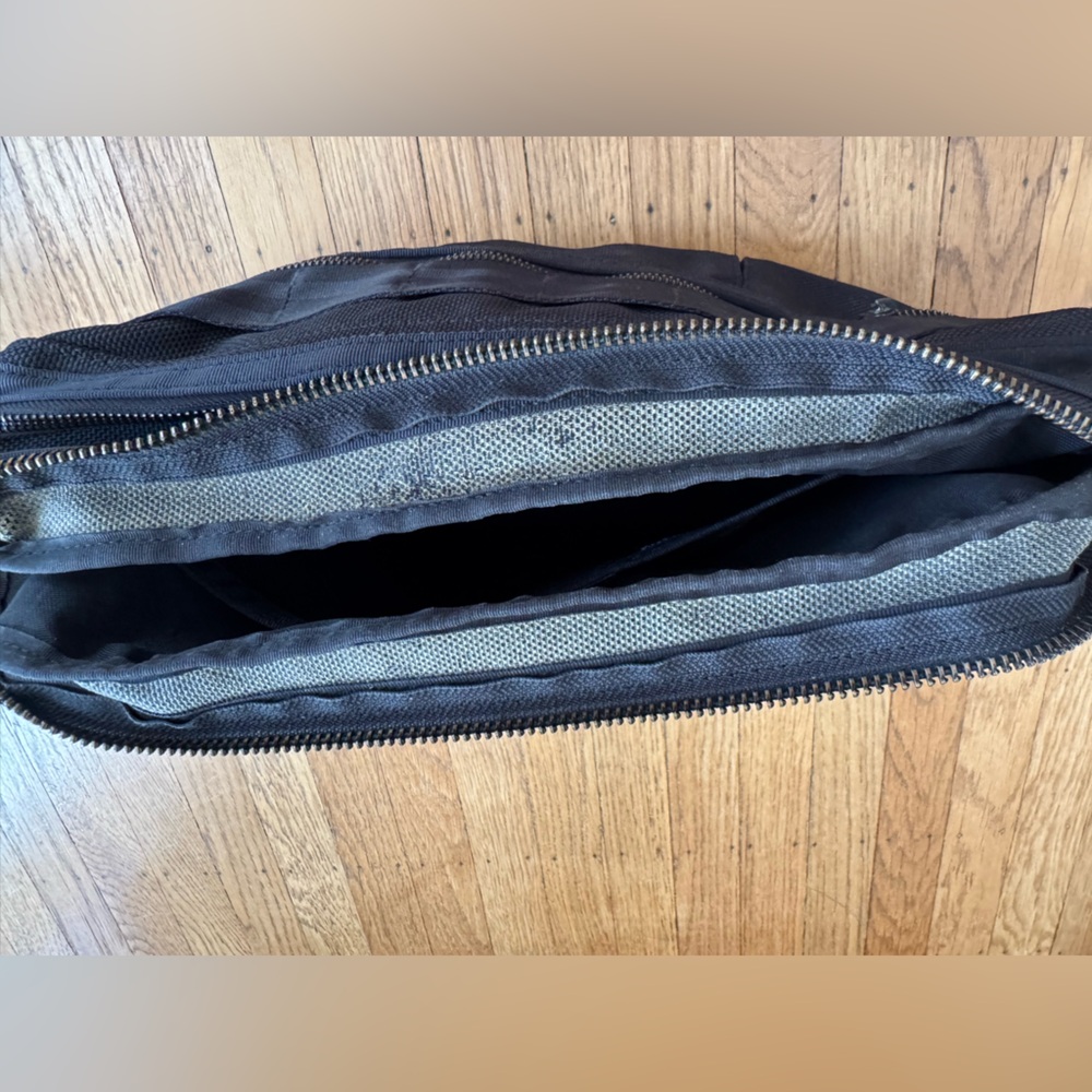 Porter and Co Nylon Messenger Bag - Black - Picture 5 of 15